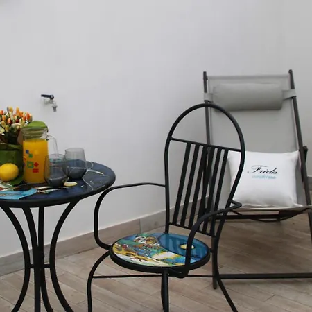 Oda ve Kahvaltı Frida Luxury 4*